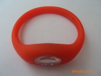 硅膠混色表帶 時(shí)尚與實(shí)用的完美結(jié)合